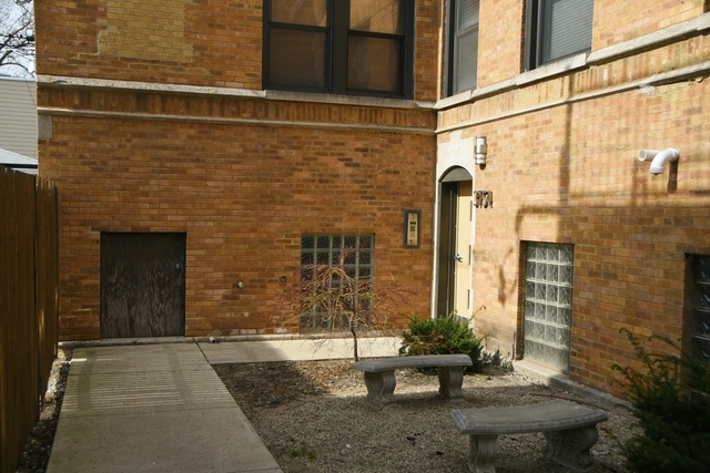 4258 W Lawrence Ave #2S