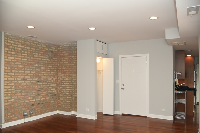 4258 W Lawrence Ave #2S