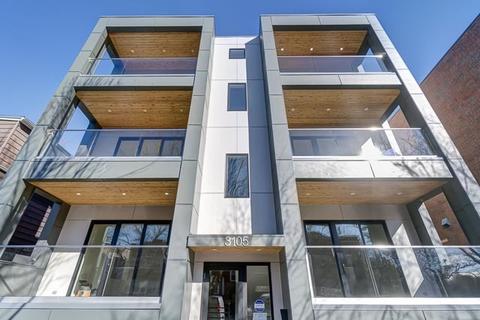 2241 W Melrose St