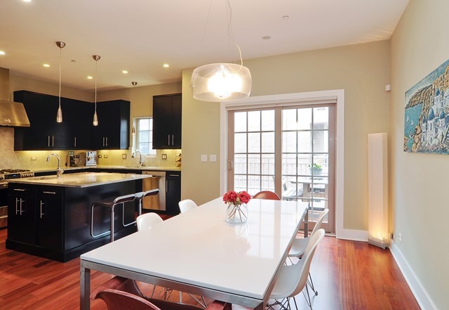 For Sale: 3021 W Cornelia Ave Chicago, IL 60618