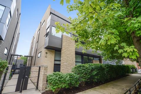 1120 N Wood St #1