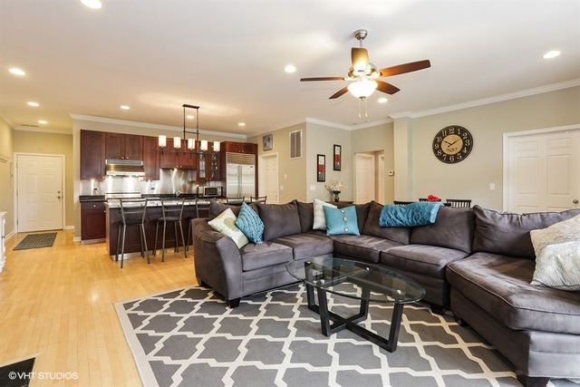 For Sale: 810 N Wolcott Ave #2B Chicago, IL 60622