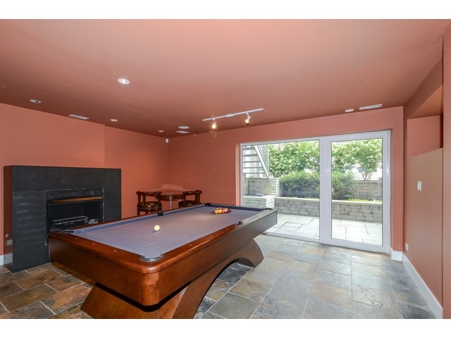 1942 W Crystal St