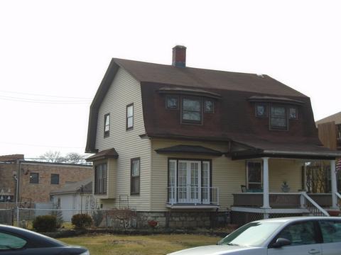 2736 Clarence Ave
