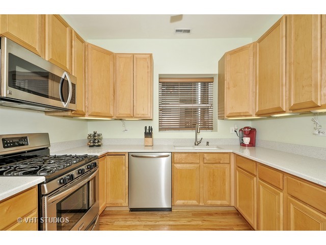 4672 N Manor Ave #2