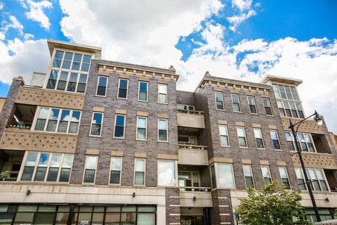 2661 W Leland Ave #3