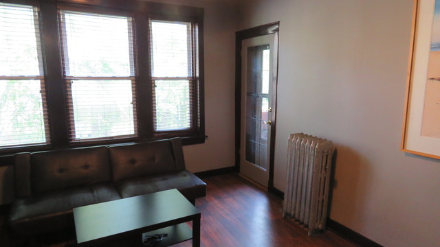 For Sale: 3618 W Ainslie St #APT 2W Chicago, IL 60625