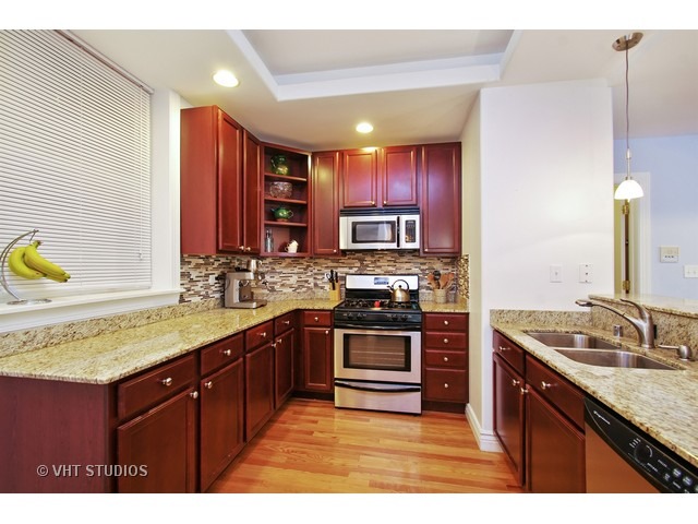 For Sale: 1264 W North Shore Ave #APT 1 Chicago, IL 60626