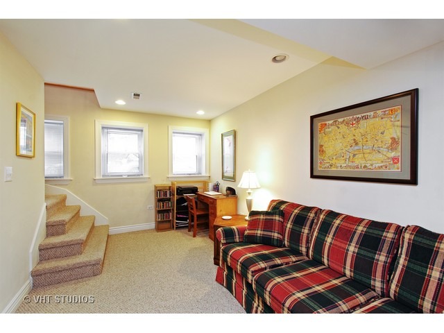 For Sale: 1264 W North Shore Ave #APT 1 Chicago, IL 60626