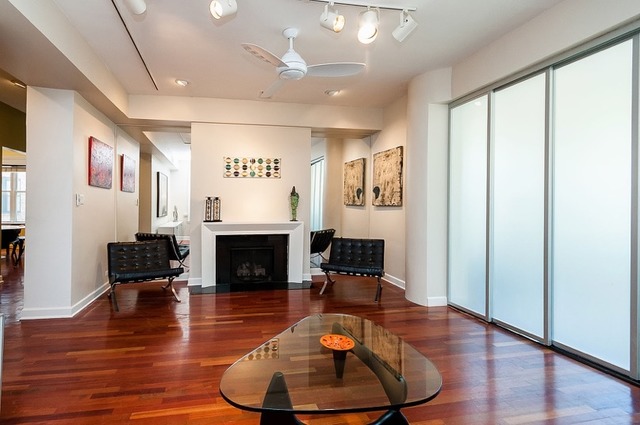 For Sale: 1317 W Greenleaf Ave #1 Chicago, IL 60626