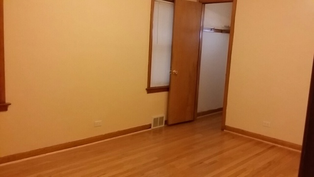 3840 W 70th Pl