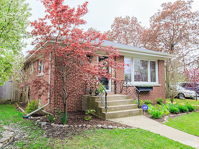 5713 N Rogers Ave