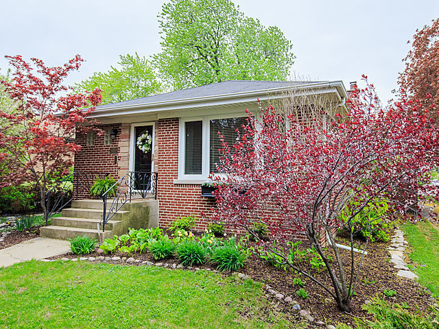 5713 N Rogers Ave