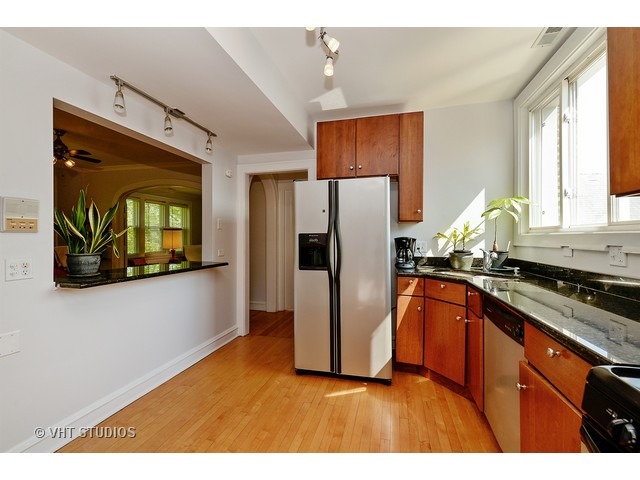 For Sale: 4704 N Kasson Ave #APT 3 Chicago, IL 60630