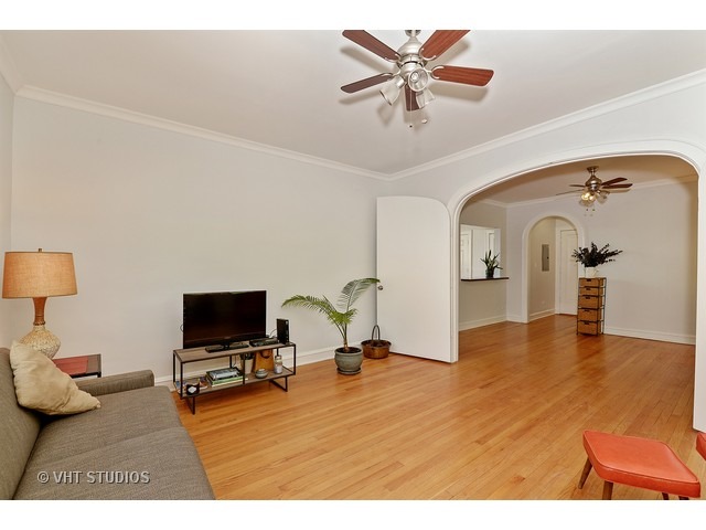 For Sale: 4704 N Kasson Ave #APT 3 Chicago, IL 60630