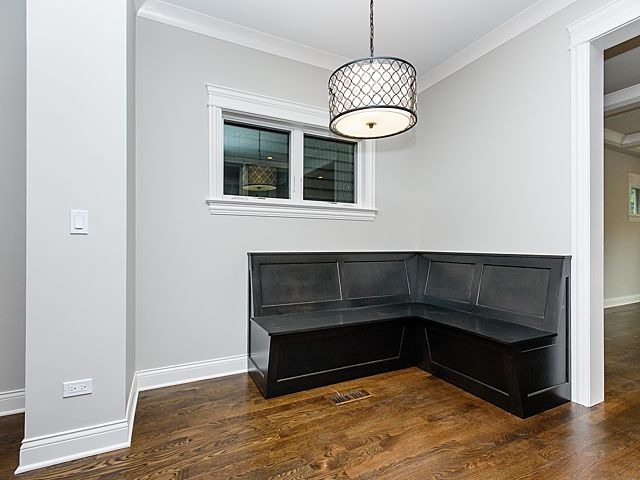 For Sale: 5744 W Ainslie St Chicago, IL 60630