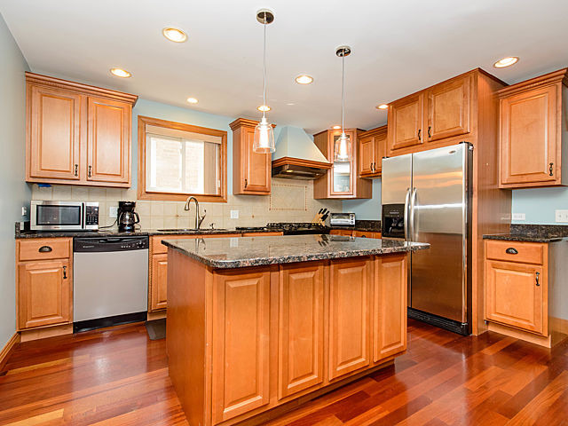For Sale: 6515 N Neva Ave Chicago, IL 60631