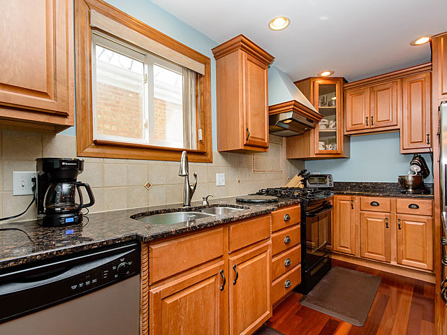For Sale: 6515 N Neva Ave Chicago, IL 60631
