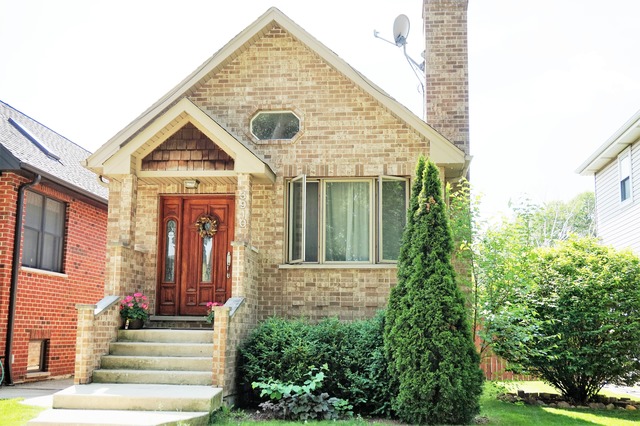 For Sale: 3910 N Pioneer Ave Chicago, IL 60634