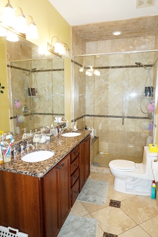 For Sale: 3910 N Pioneer Ave Chicago, IL 60634