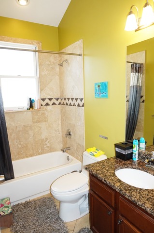 For Sale: 3910 N Pioneer Ave Chicago, IL 60634