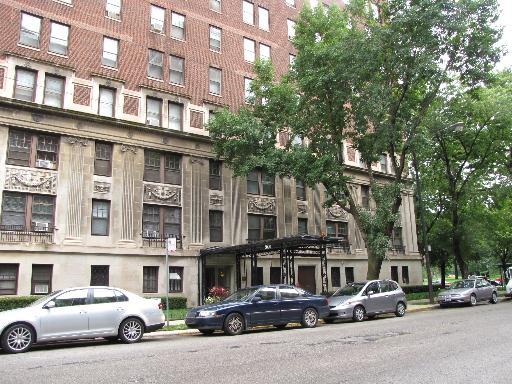 900 W Ainslie St #B