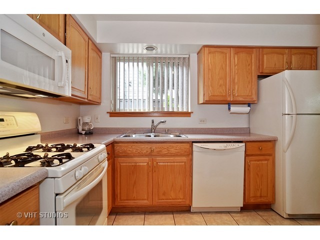 For Sale: 4881 N Hermitage Ave #APT G1 Chicago, IL 60640