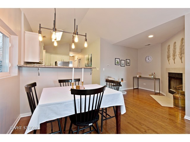 860 W Blackhawk St #304