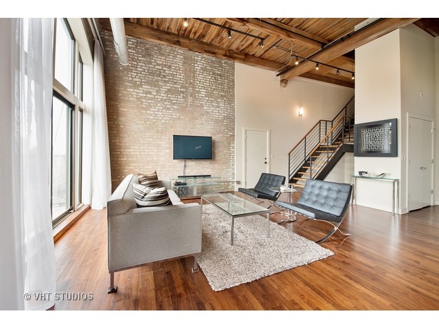 For Sale: 1050 W Hubbard St #APT 3B Chicago, IL 60642
