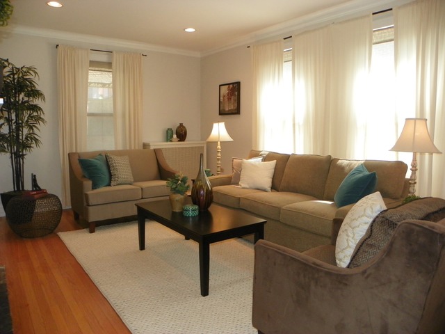 10612 S Drew St