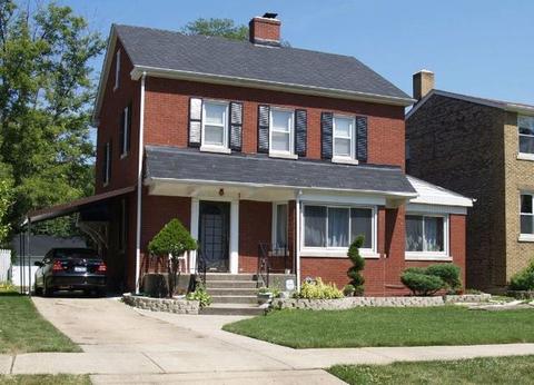 11551 S Maplewood Ave