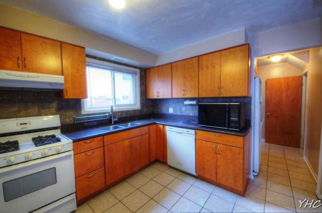 1939 W Pratt Blvd #2N