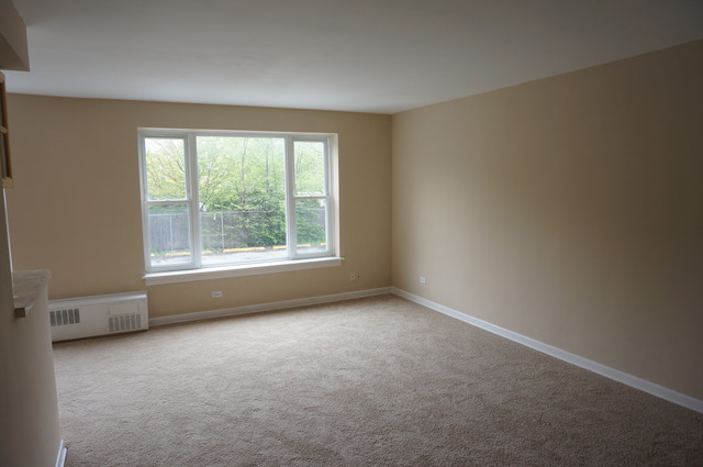 For Sale: 2424 W Estes Ave #APT 2E Chicago, IL 60645