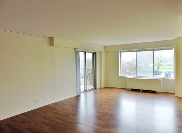 For Sale: 6833 N Kedzie Ave #208 Chicago, IL 60645
