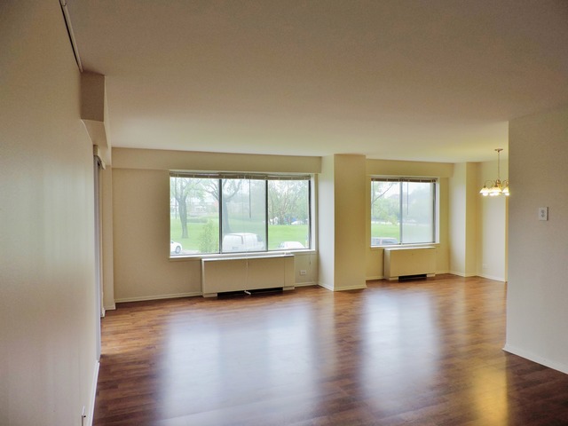 For Sale: 6833 N Kedzie Ave #208 Chicago, IL 60645