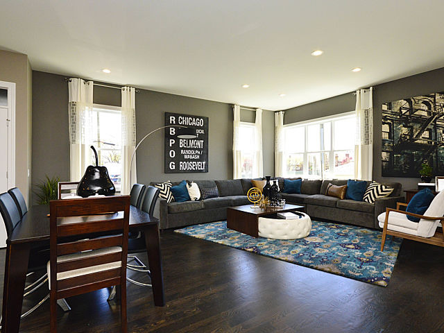 For Sale: 6072 N Sauganash Ave Chicago, IL 60646