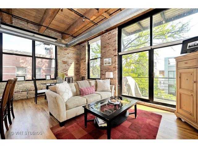 For Sale: 2210 W Wabansia Ave #APT 301 Chicago, IL 60647