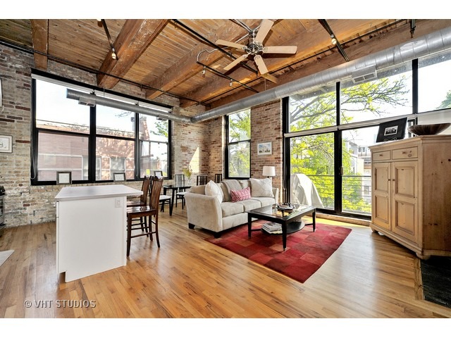 For Sale: 2210 W Wabansia Ave #APT 301 Chicago, IL 60647