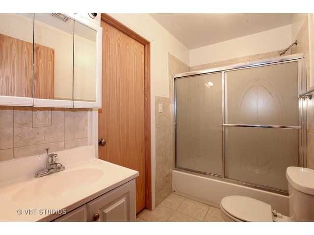 For Sale: 2061 N Bingham St Chicago, IL 60647