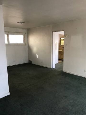 8236 S Ridgeland Ave