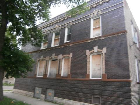 10208 S Hoxie Ave