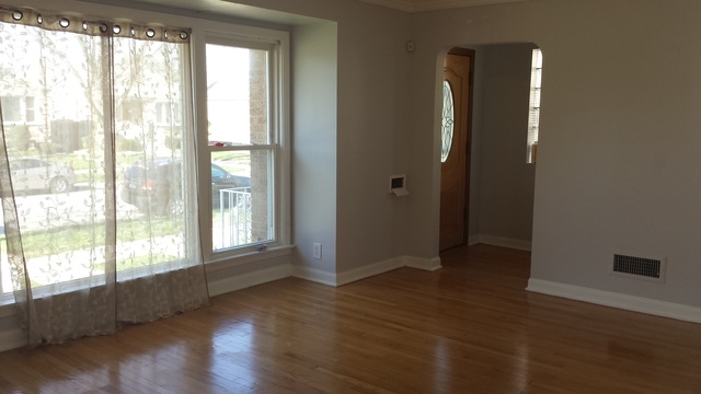 2852 W 83rd Pl