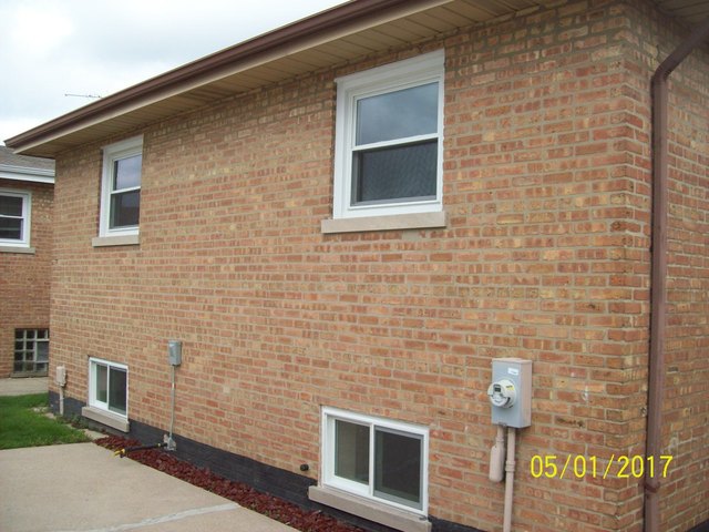 3842 W 83rd Pl