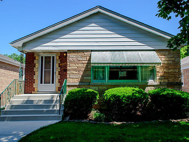 For Sale: 3704 W 81st St Chicago, IL 60652
