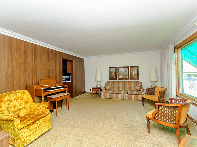 For Sale: 3704 W 81st St Chicago, IL 60652