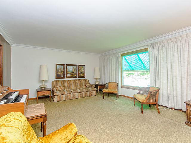 For Sale: 3704 W 81st St Chicago, IL 60652