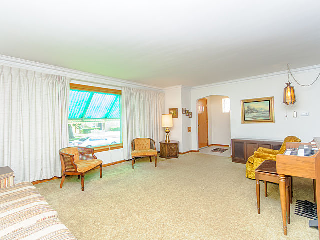 For Sale: 3704 W 81st St Chicago, IL 60652