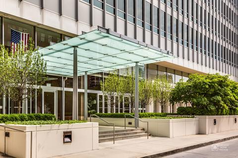 500 W Superior St #1608
