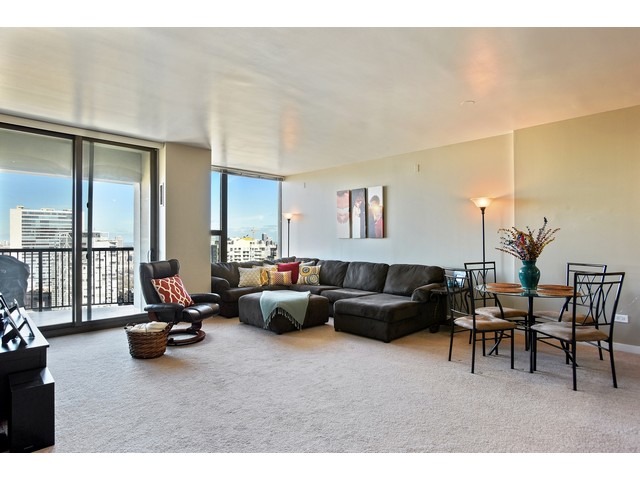 For Sale: 501 N Clinton St #APT 2807 Chicago, IL 60654
