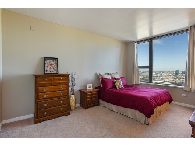 For Sale: 501 N Clinton St #APT 2807 Chicago, IL 60654